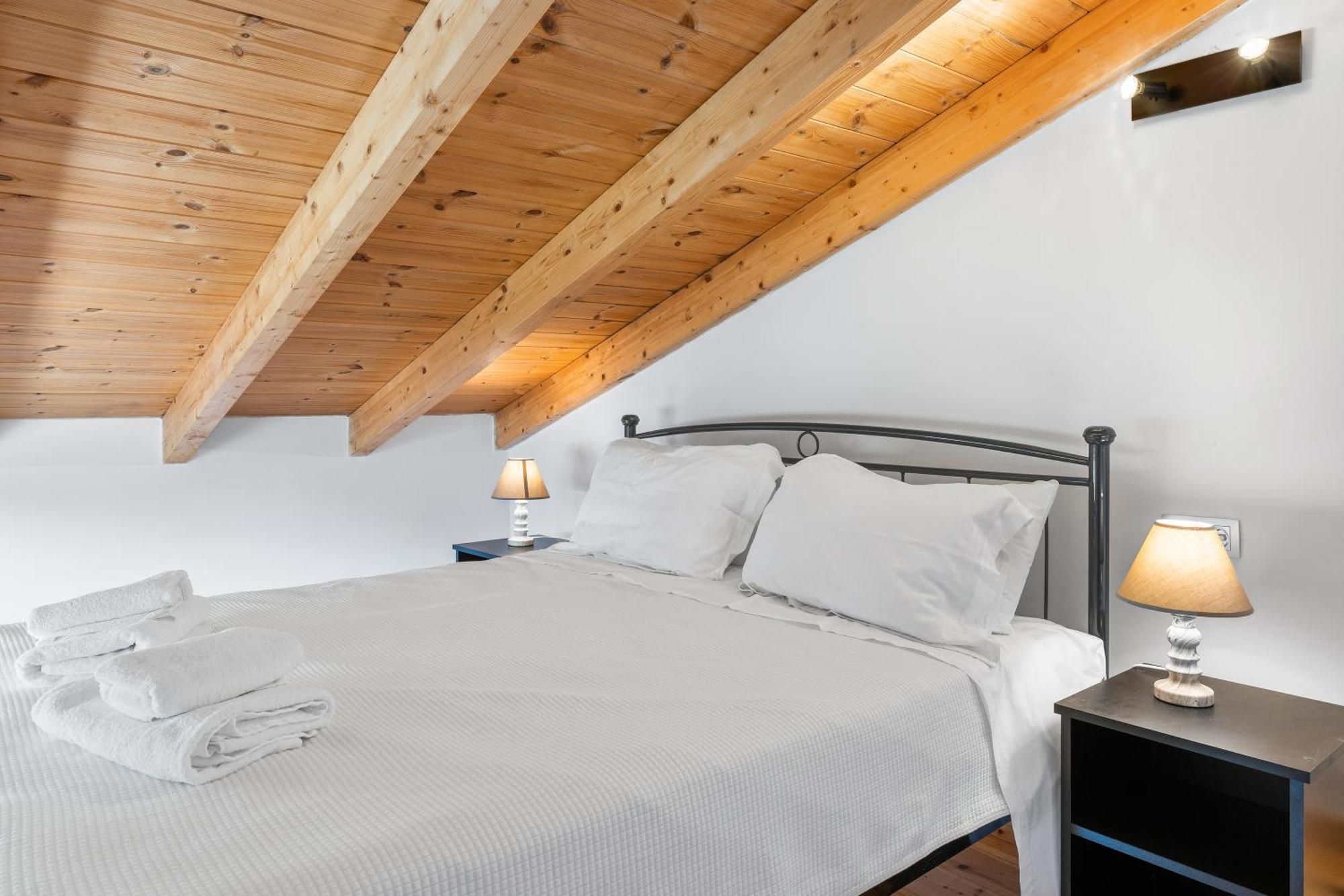 Miralis Apartments Nikiána Eksteriør bilde